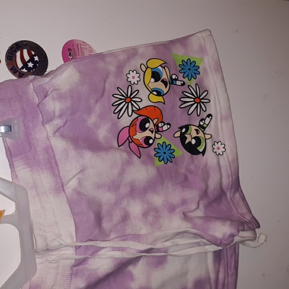 Women shorts, POWDER PUFF graphic lounge style - Picture 4 of 6